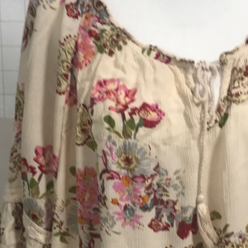 Bila Cream and Pink Peasant Blouse with Ruffled Neckline - Picture 3 of 5